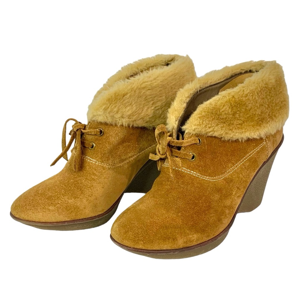 B MAKOWSKY Nellie Leather & Faux Fur Wedge Booties Sz 8.5